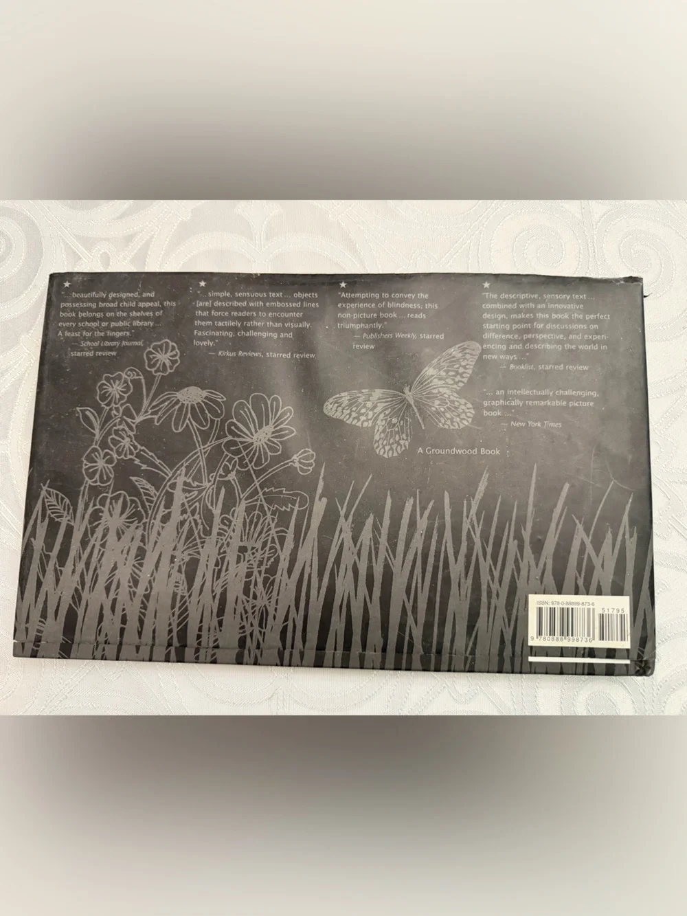 The Black Book of Colors - Kids Learning Book (Black) - Picture 2 of 5